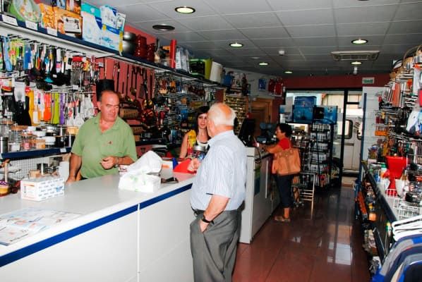 Ferretería Jesús de Larraya, S.L. sala de atención