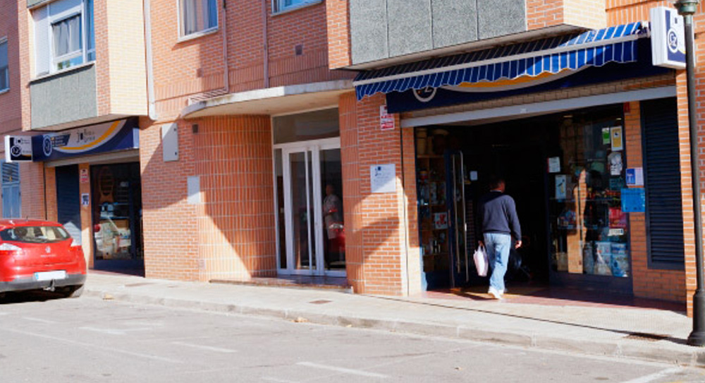 entrada de la ferretería